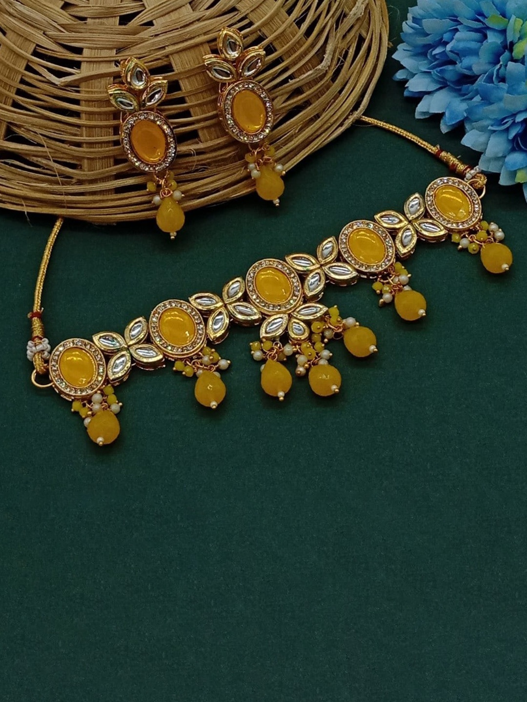 

AASHISH IMITATION Gold-Plated Kundan Studded Choker Necklace & Earrings