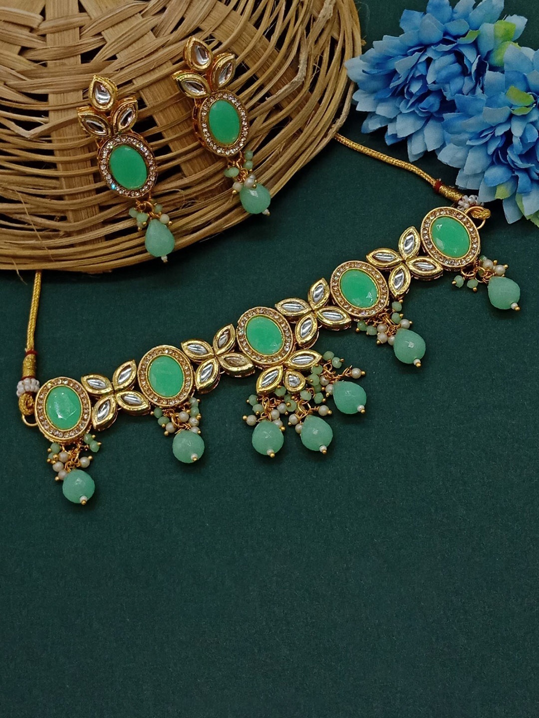 

AASHISH IMITATION Gold-Plated Kundan-Studded Choker Jewellery Set