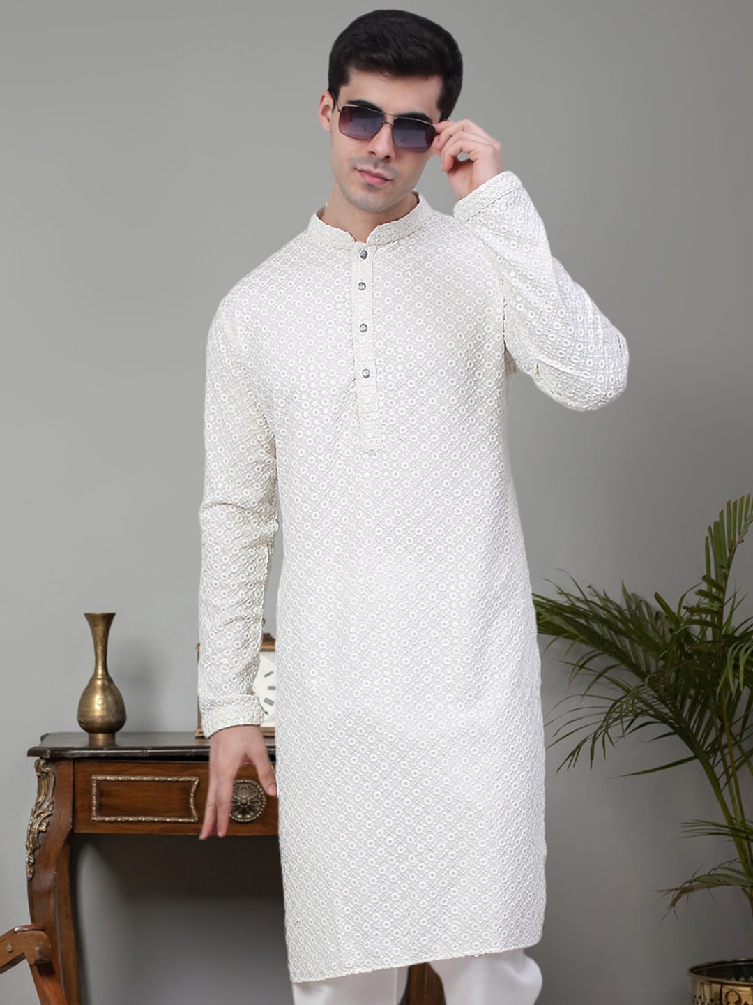 Jompers Floral Embroidered Pure Cotton Straight Kurta, White
