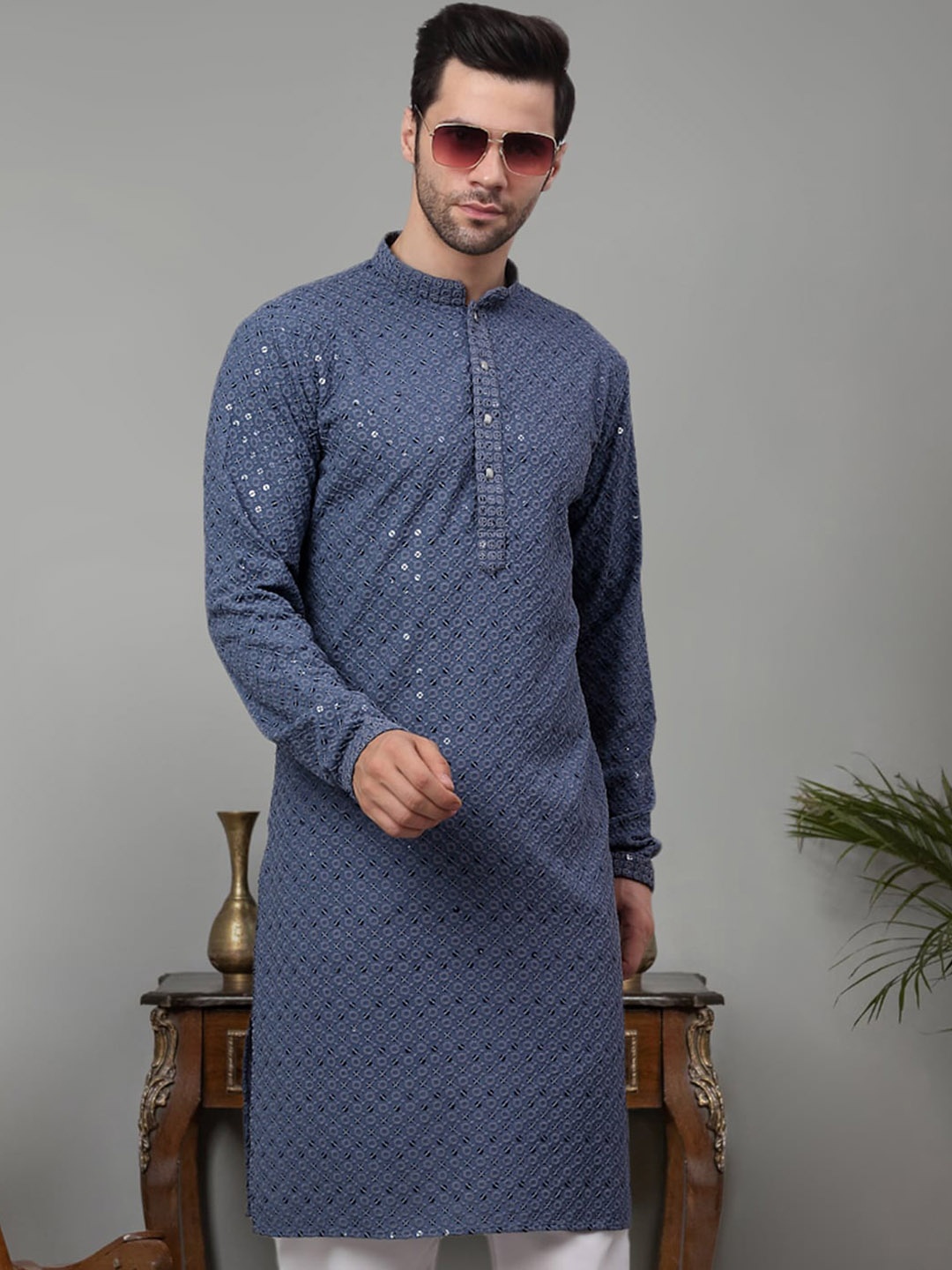 

Jompers Floral Embroidered Sequinned Pure Cotton Straight Kurta, Grey