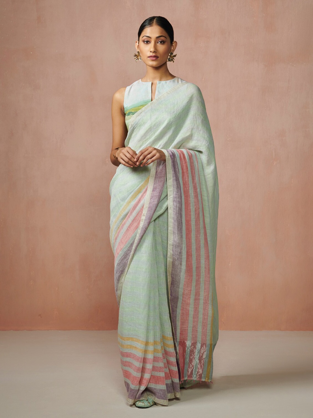 

Dressfolk Pure Linen Saree, Green