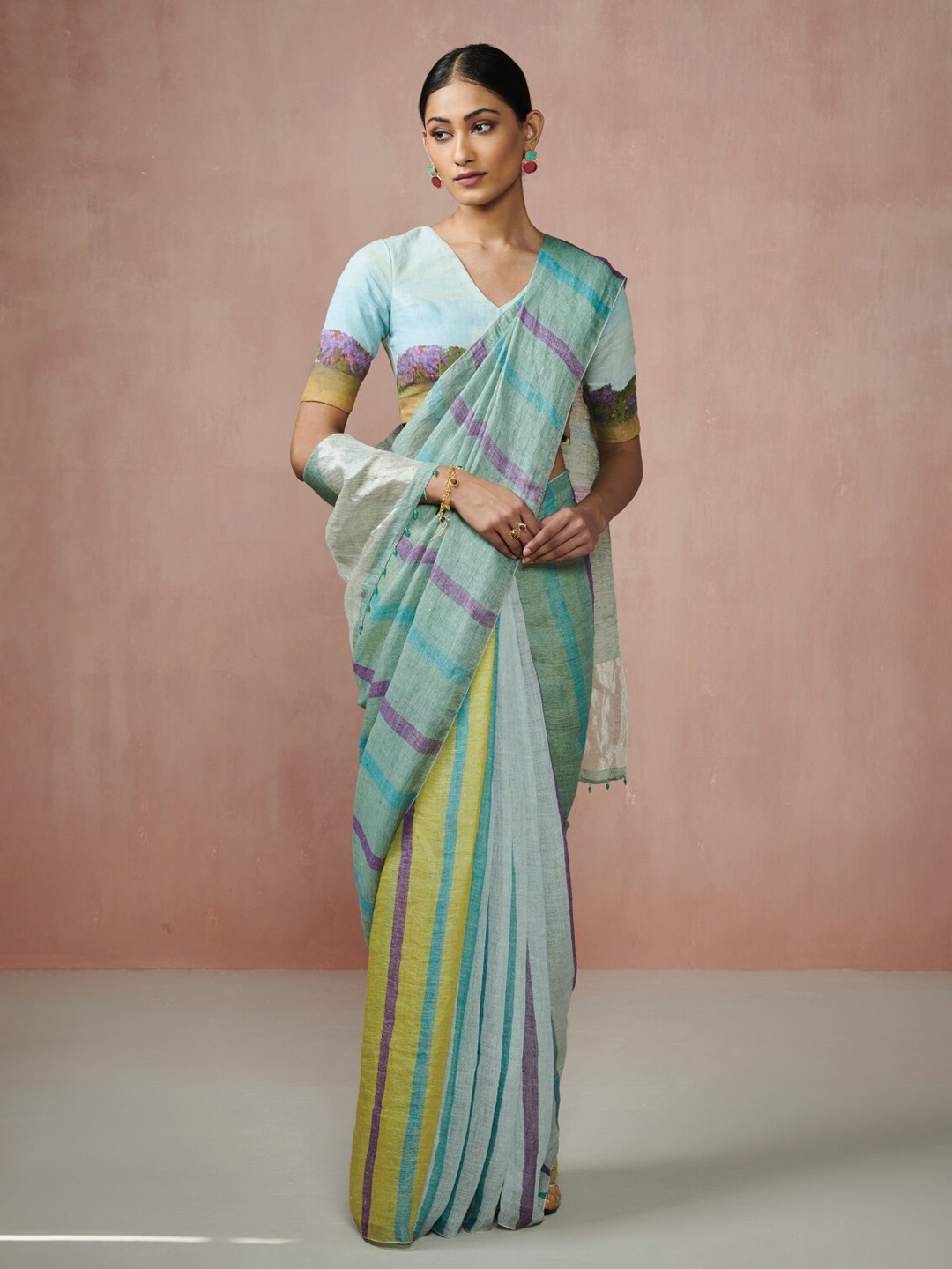 

Dressfolk Striped Woven Design Saree, Blue