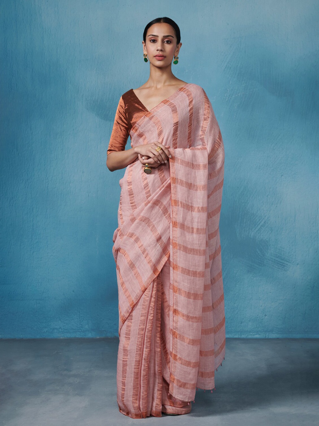 

Dressfolk Striped Pure Linen Saree, Pink