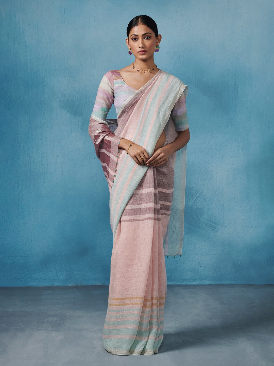 

Dressfolk Striped Woven Design Saree, Pink