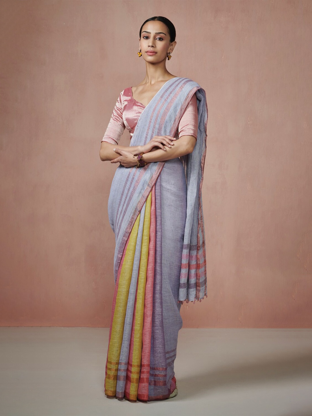 

Dressfolk Colourblocked Woven Design Saree, Blue