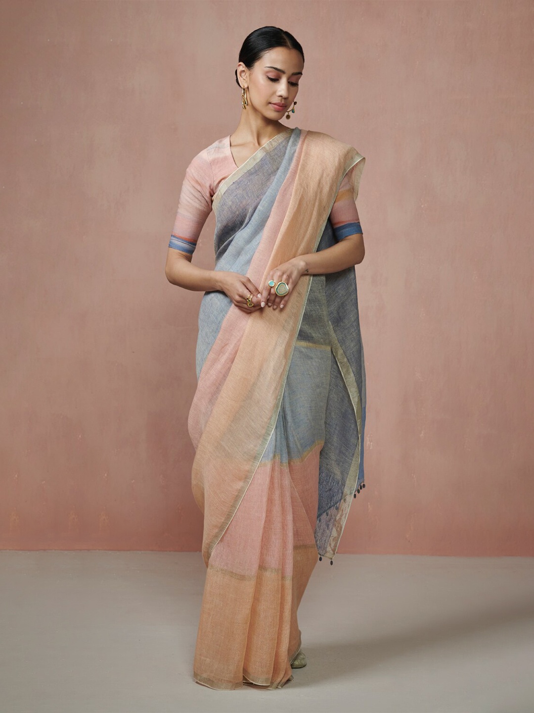 

Dressfolk Colourblocked Pure Linen Saree, Blue