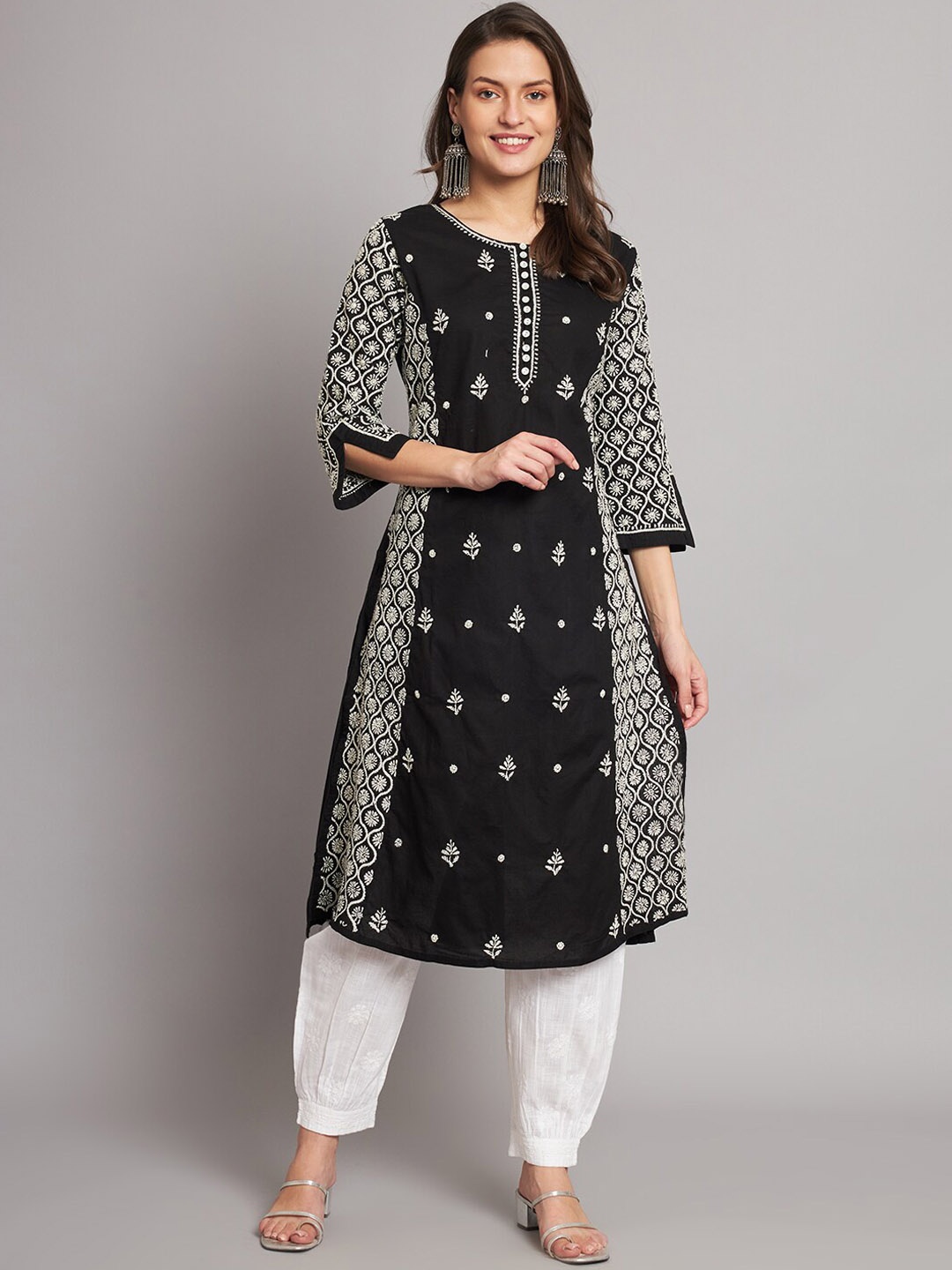 

akheri Ethnic Motifs Embroidered Chikankari Cotton Kurta, Black