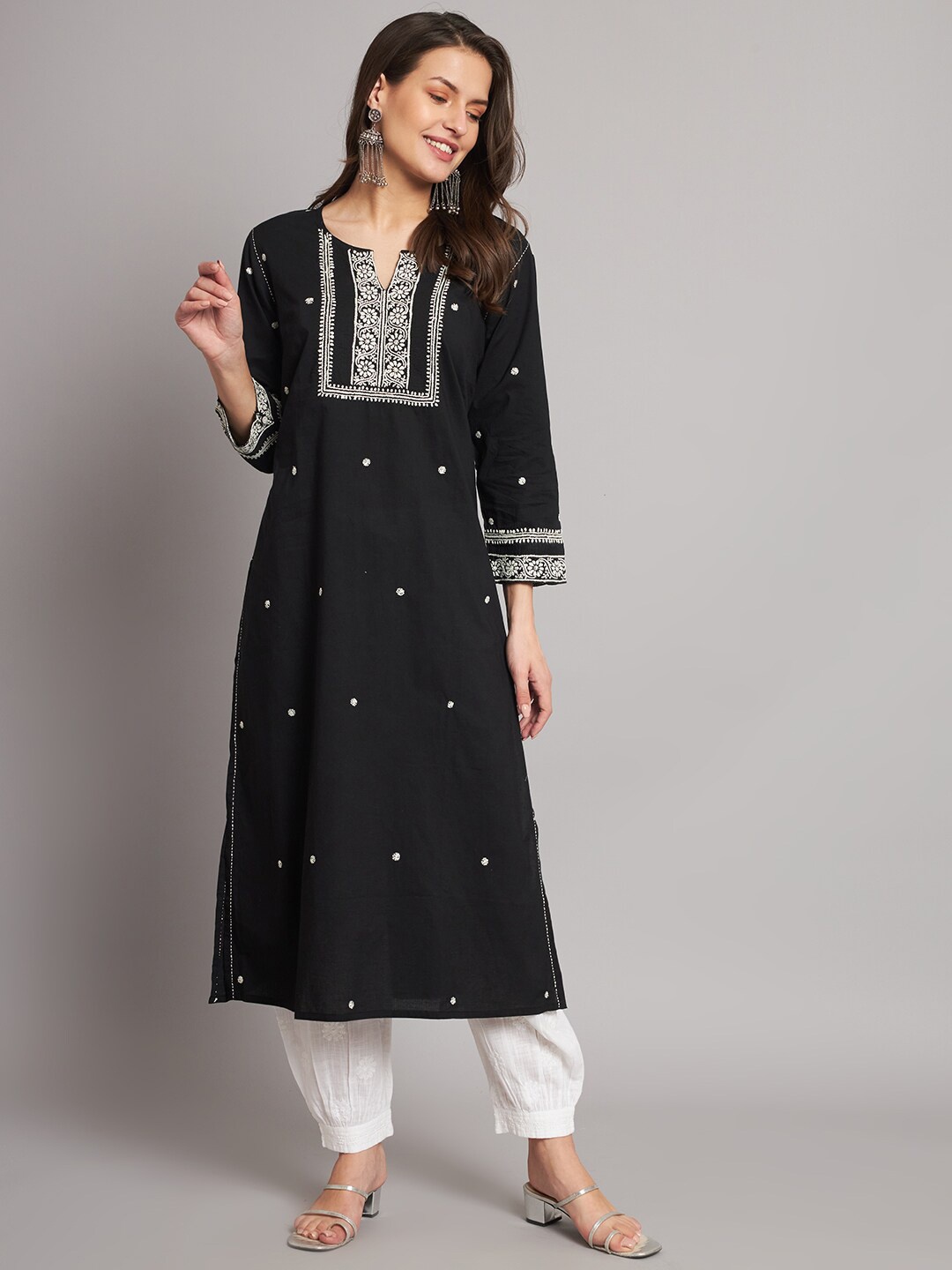 

akheri Floral Embroidered Cotton Chikankari Notched Round Neck Kurta, Black