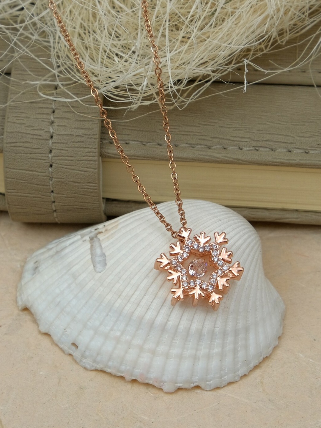 

Crunchy Fashion Rose Gold-Plated Crystals Pendant With Chain