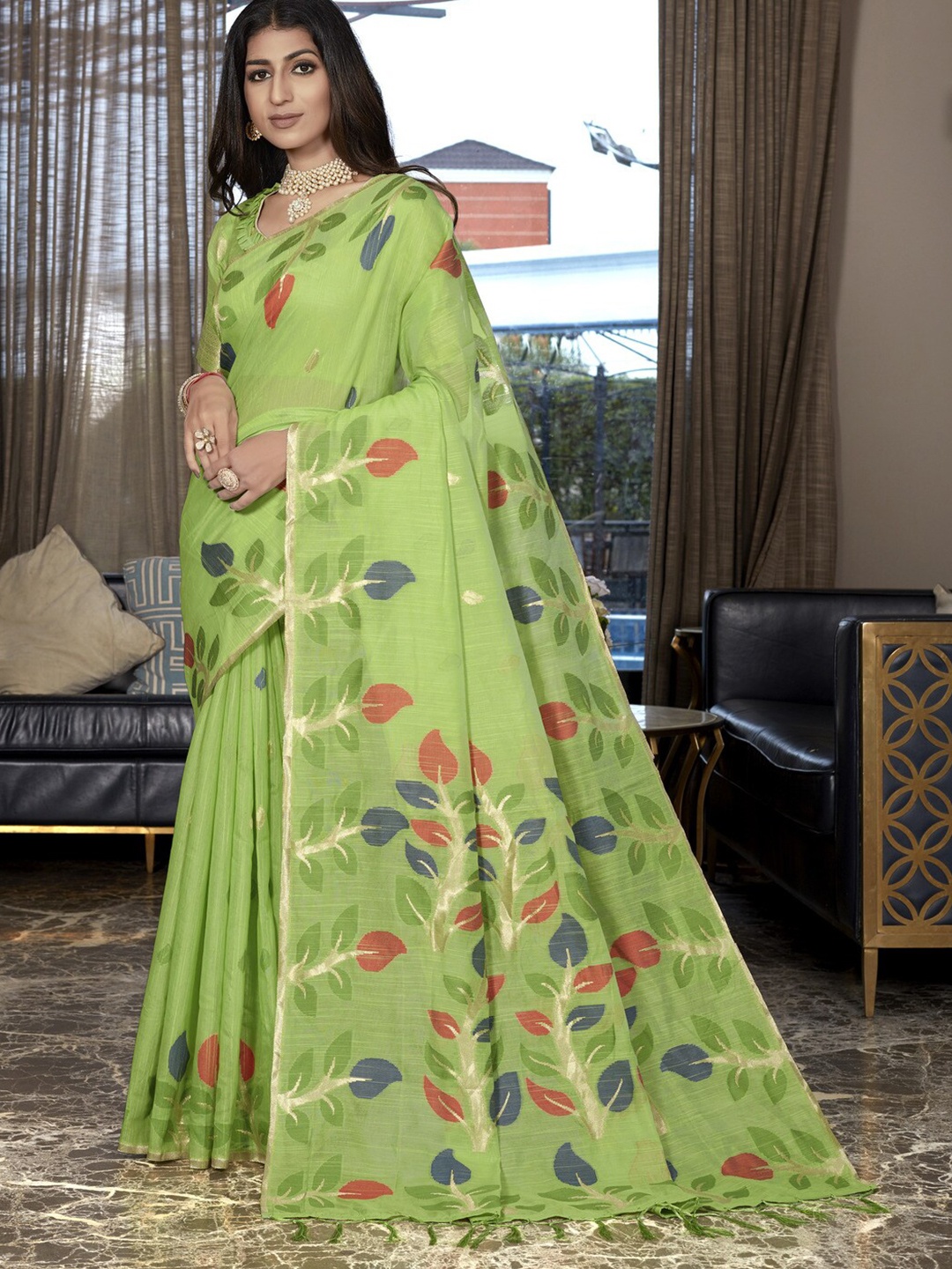 

GAJARAI Floral Printed Zari Saree, Green
