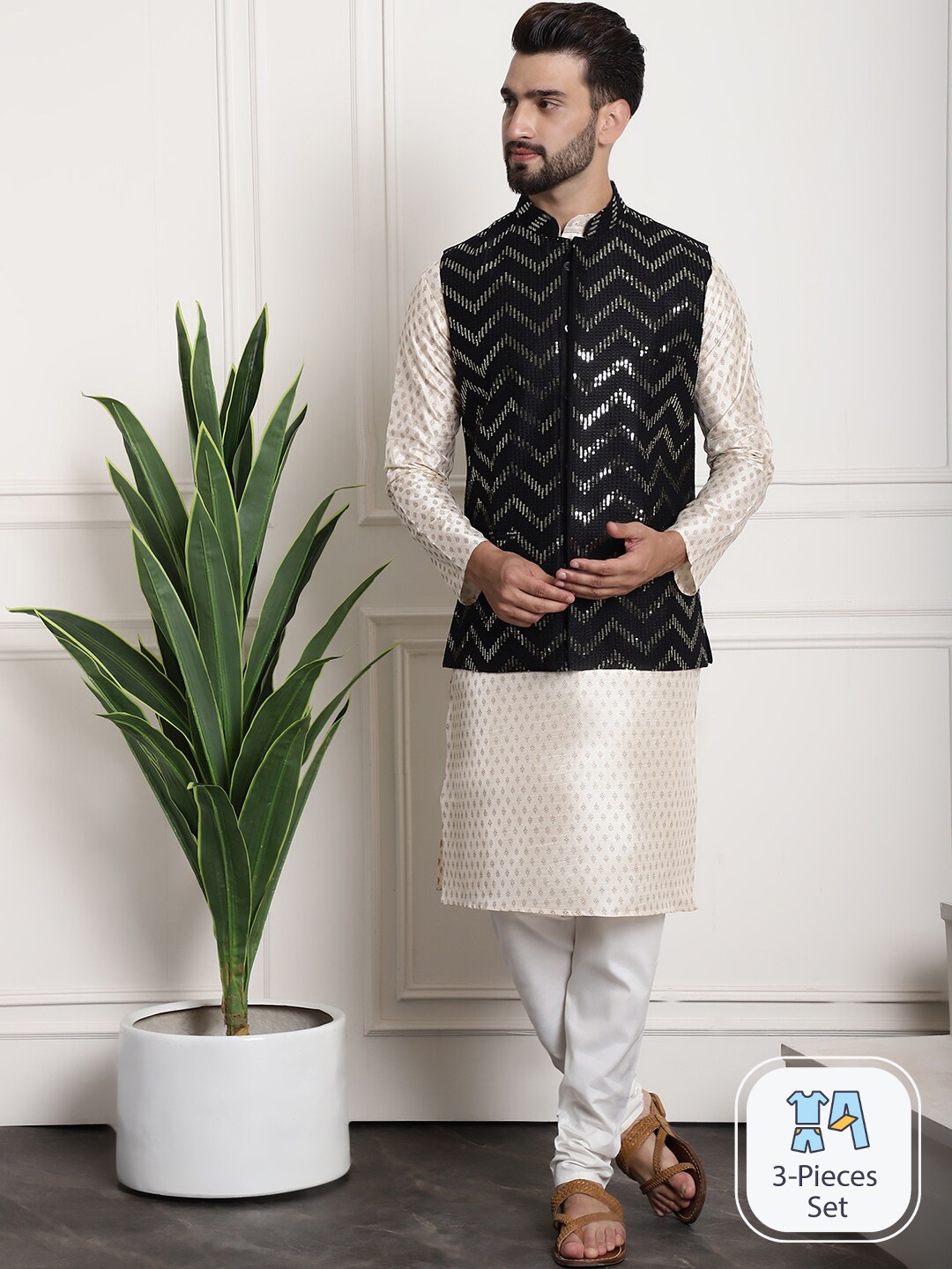 

SOJANYA Ethnic Motifs Printed Kurta With Churidar, Cream
