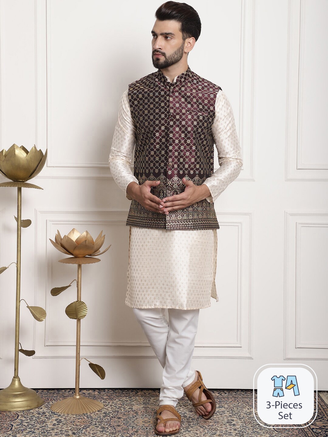 

SOJANYA Paisley Printed Kurta With Churidar, Cream