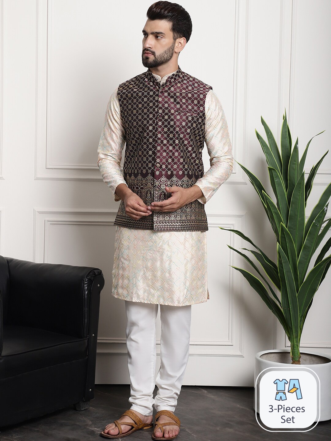 

SOJANYA Ethnic Motifs Embroidered Kurta With Churidar, Cream
