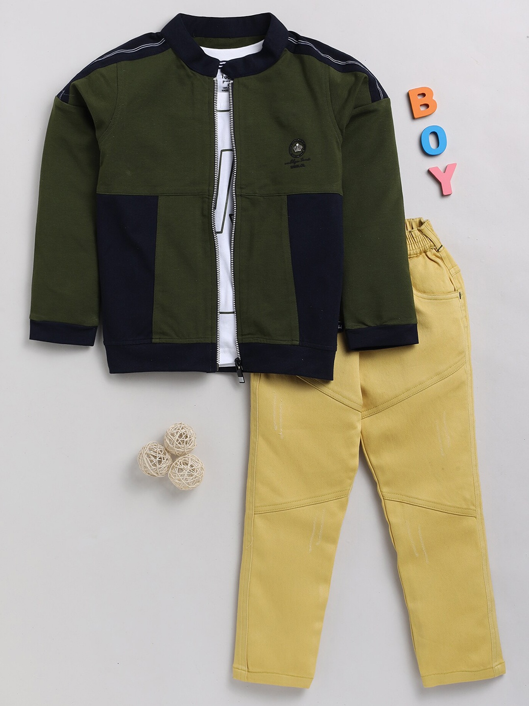 

Toonyport Boys Colourblocked Mandarin Collar Shirt with Trousers, Green