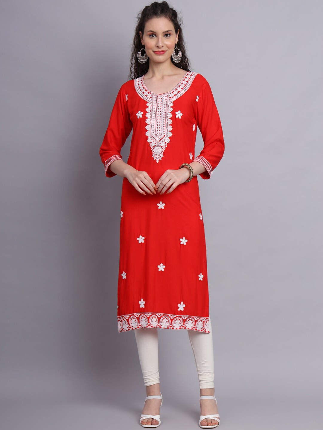 

VAIRAGEE Ethnic Motifs Embroidered Straight Kurta, Red
