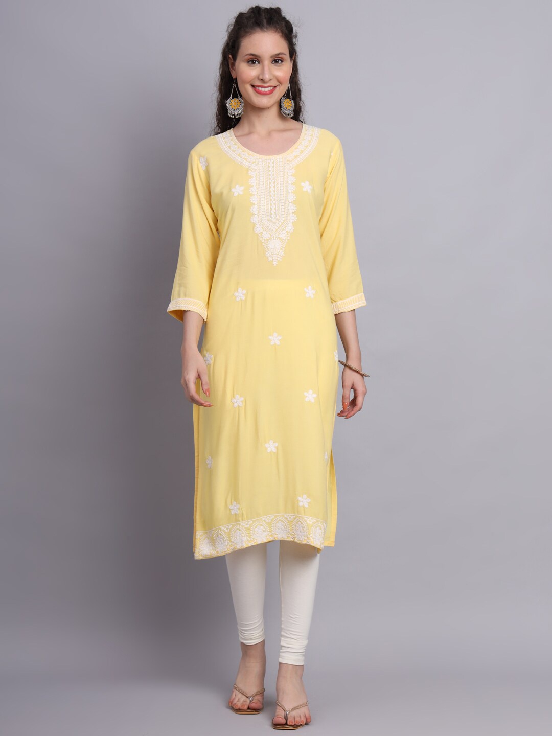 

VAIRAGEE Floral Embroidered Thread Work Straight Kurta, Yellow