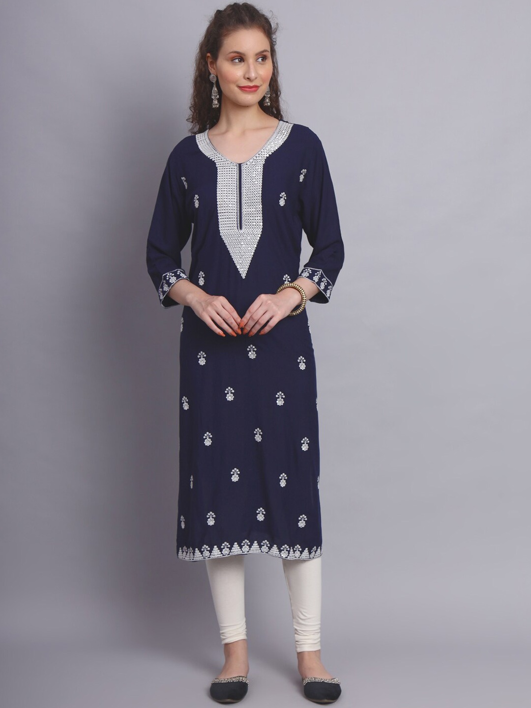 

VAIRAGEE Ethnic Motifs Embroidered Thread Work Straight Kurta, Navy blue