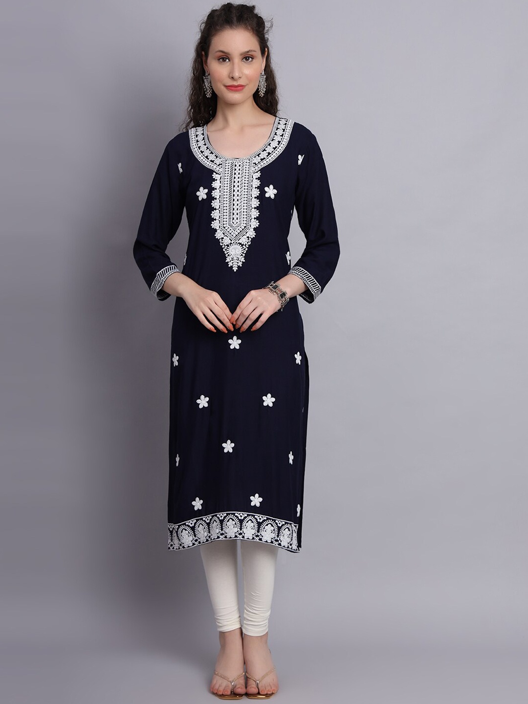 

VAIRAGEE Ethnic Motifs Embroidered Straight Kurta, Black