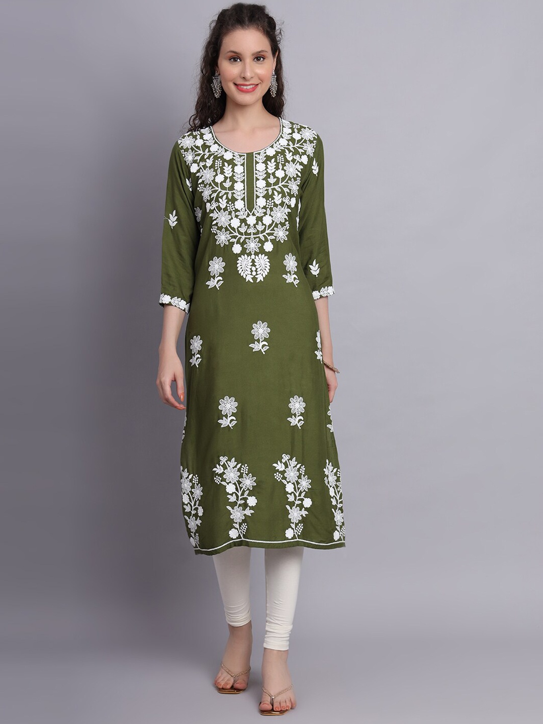 

VAIRAGEE Ethnic Motifs Embroidered Straight Kurta, Green