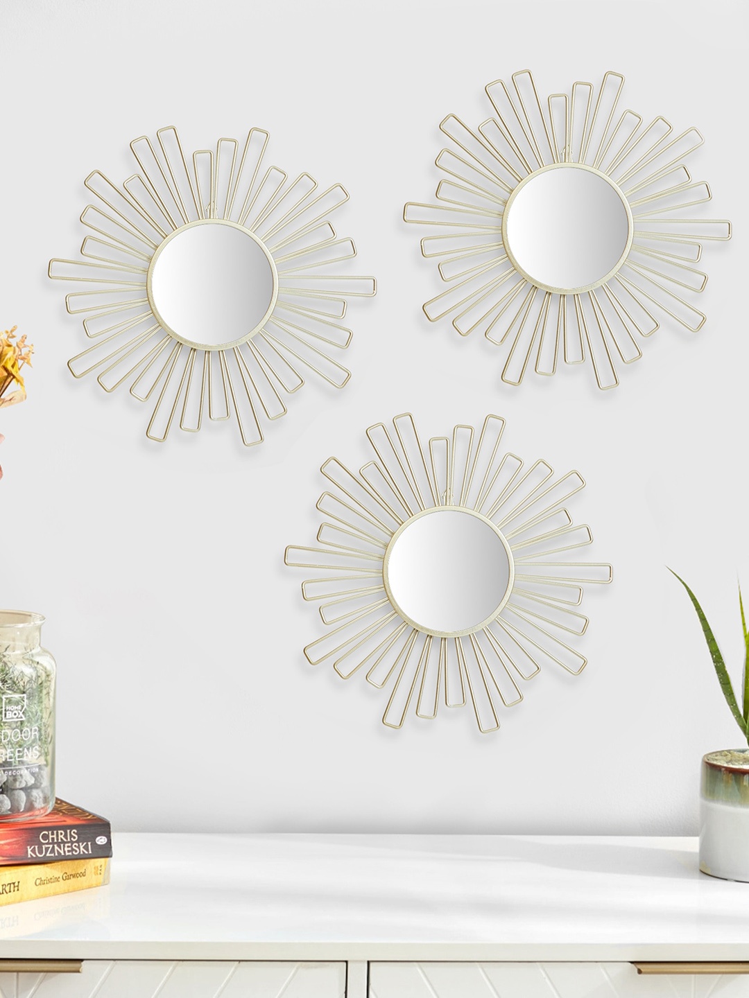 

Home Centre Unisex Gold Wall Decor