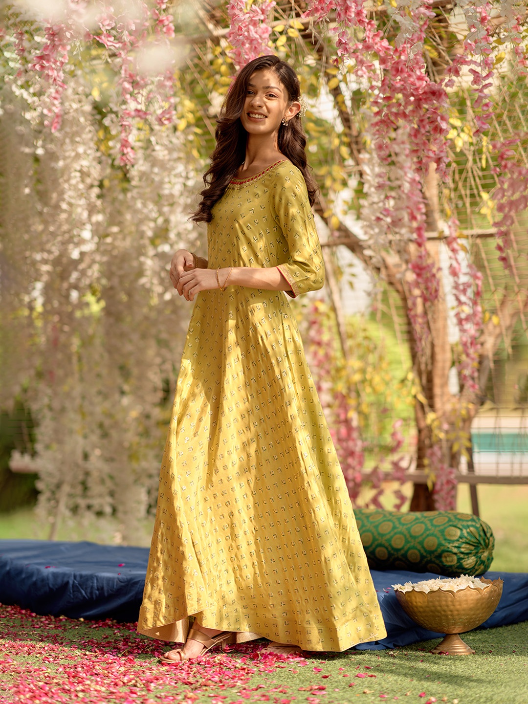AURELIA Ethnic Motifs Printed Mirror Work Kurta, Green
