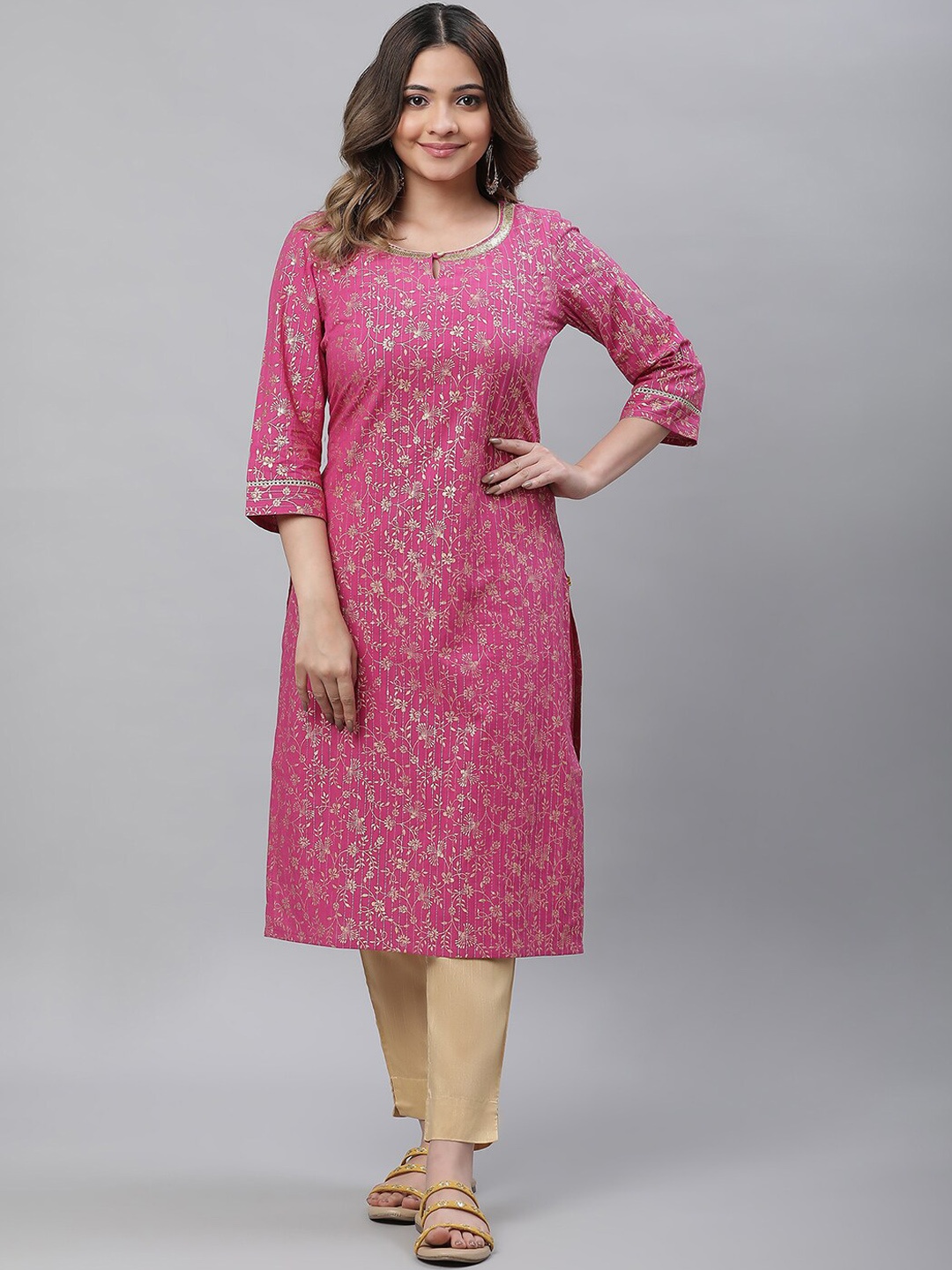 

AURELIA Ethnic Motifs Printed Keyhole Neck Sequinned Kurta, Pink