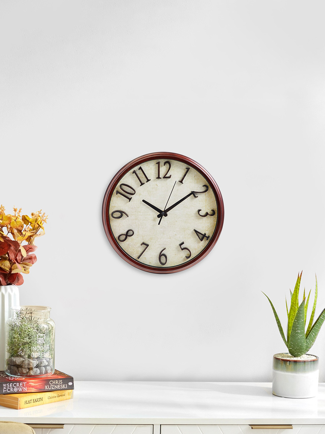 

Home Centre Brown & White Textured Contemporary Wall Clock