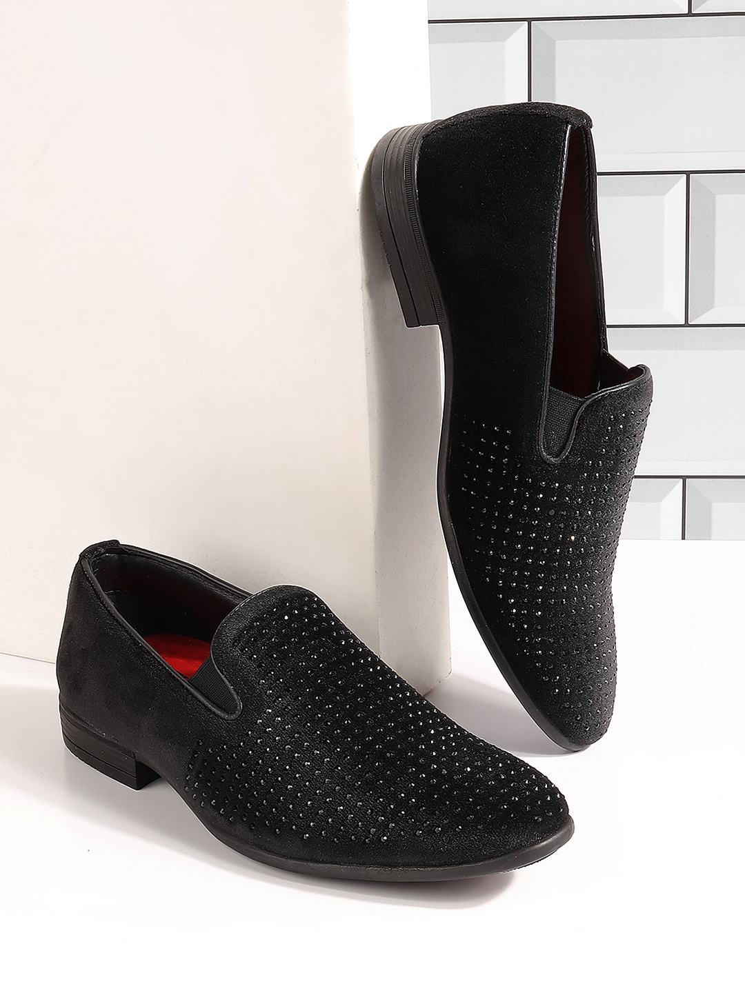 

Metro Men Textured Formal Loafers, Black