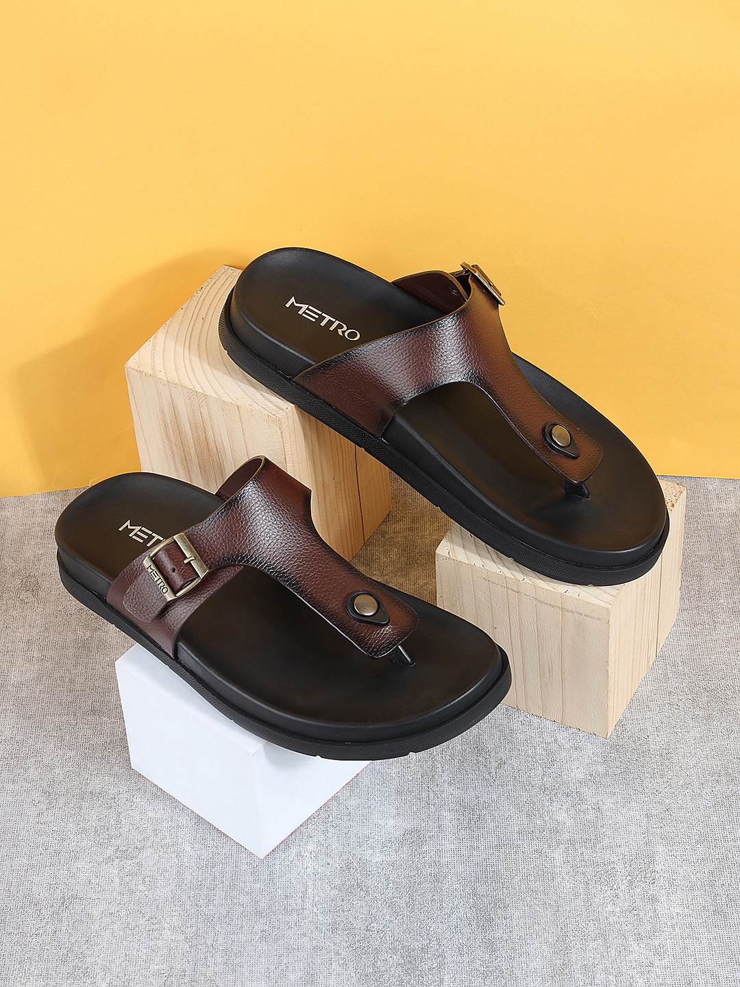 

Metro Slip-On Comfort Sandals With Buckles, Brown