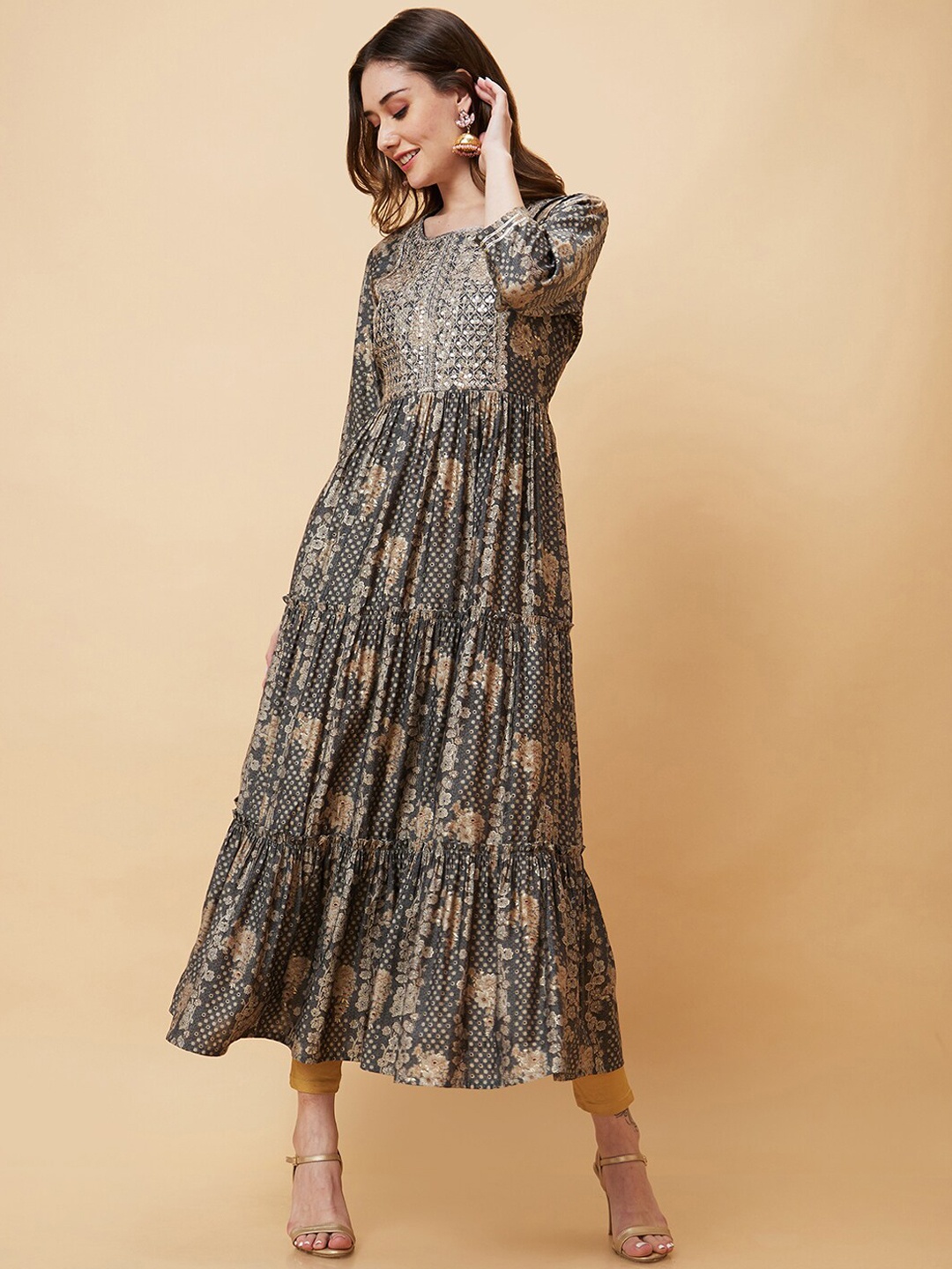 

Globus Ethnic Motifs Printed Sequinned Tiered Anarkali Kurta, Grey