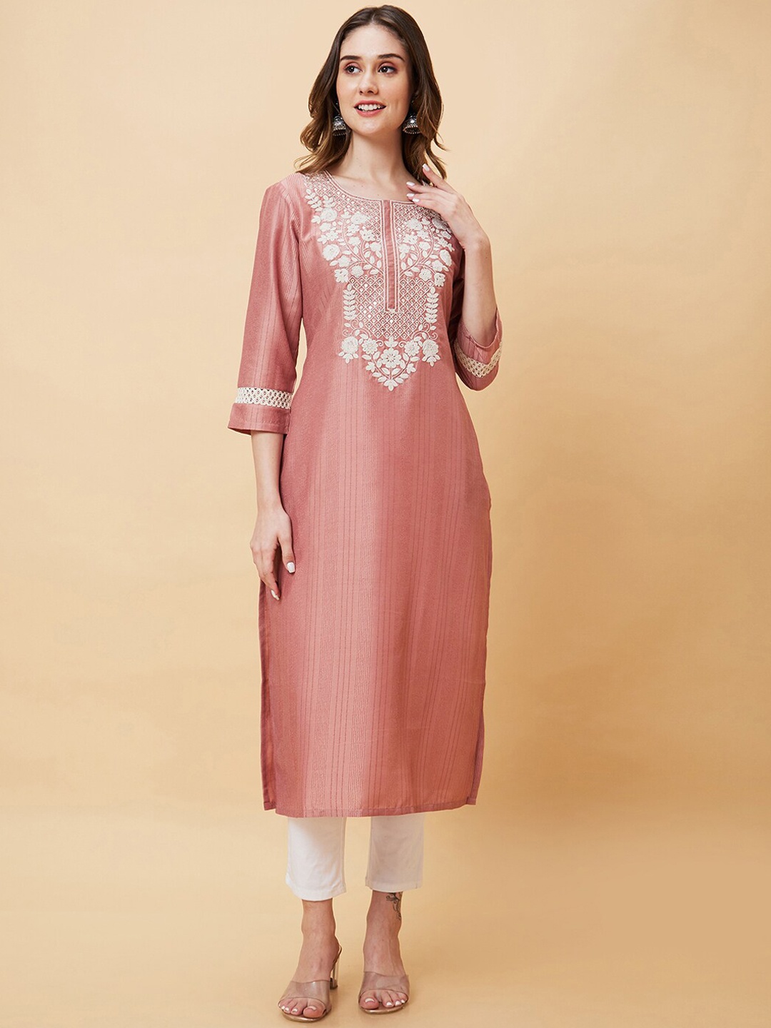 

Globus Floral Embroidered A-line Kurta, Pink