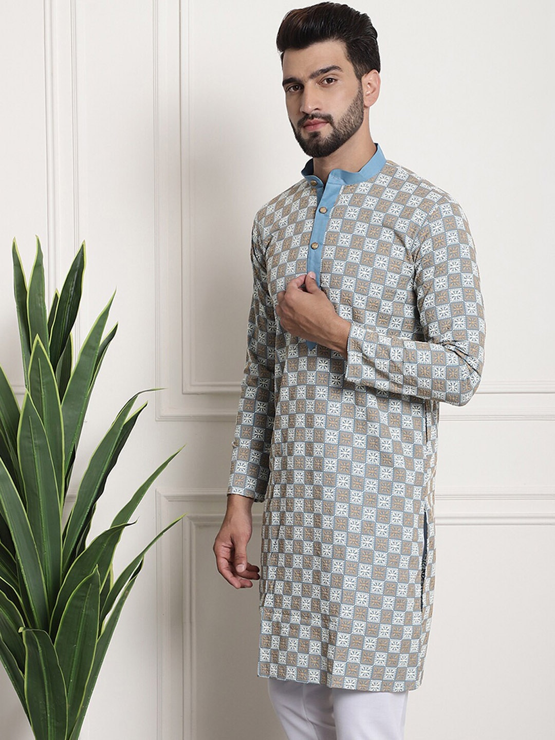 

SOJANYA Ethnic Motifs Embroidered Thread Work Cotton Straight Kurta, Blue