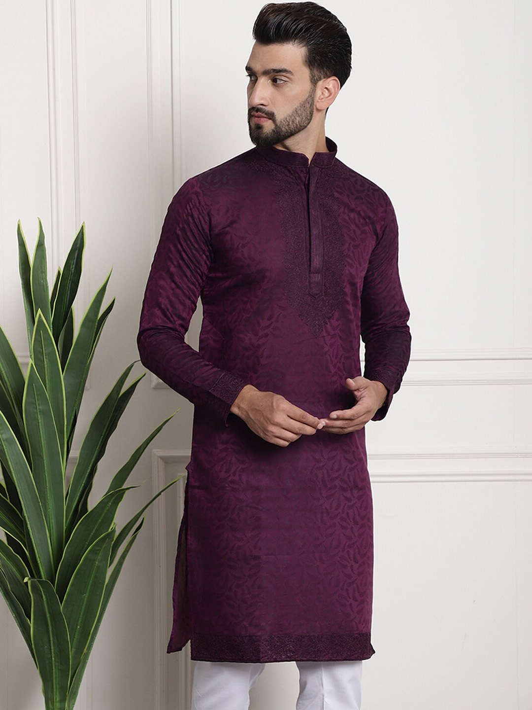 

SOJANYA Woven Design Mandarin Collar Thread Work Kurta, Purple