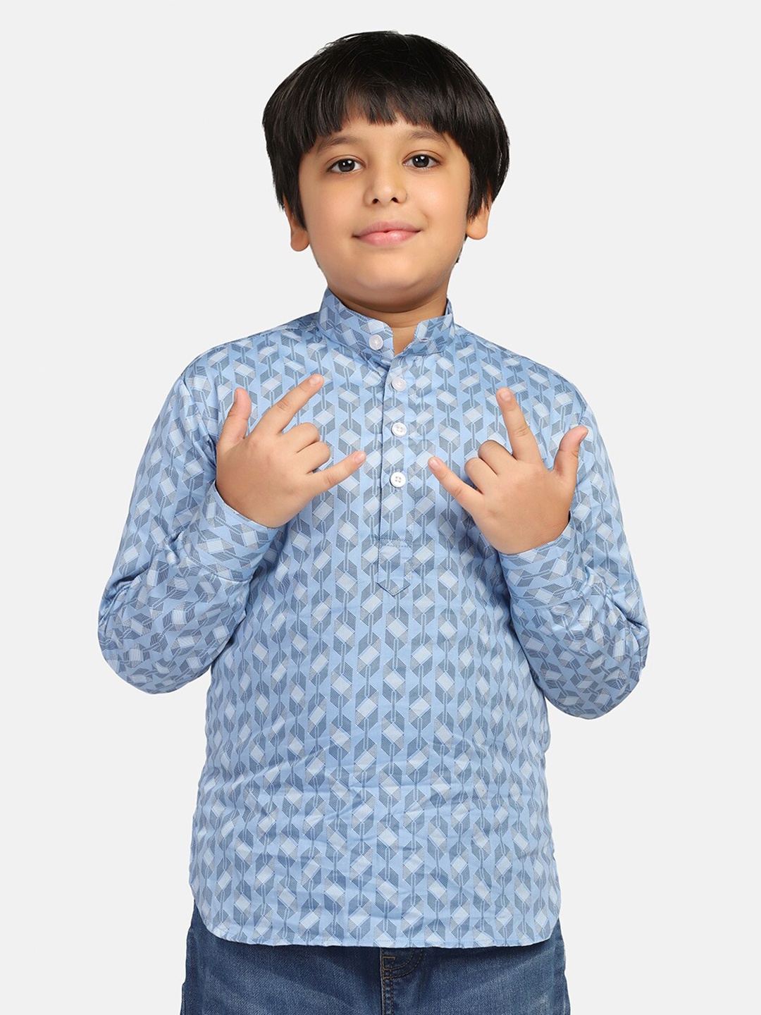 

TAHVO Boys Geometric Printed Cotton India Slim Fit Opaque Casual Shirt, Navy blue