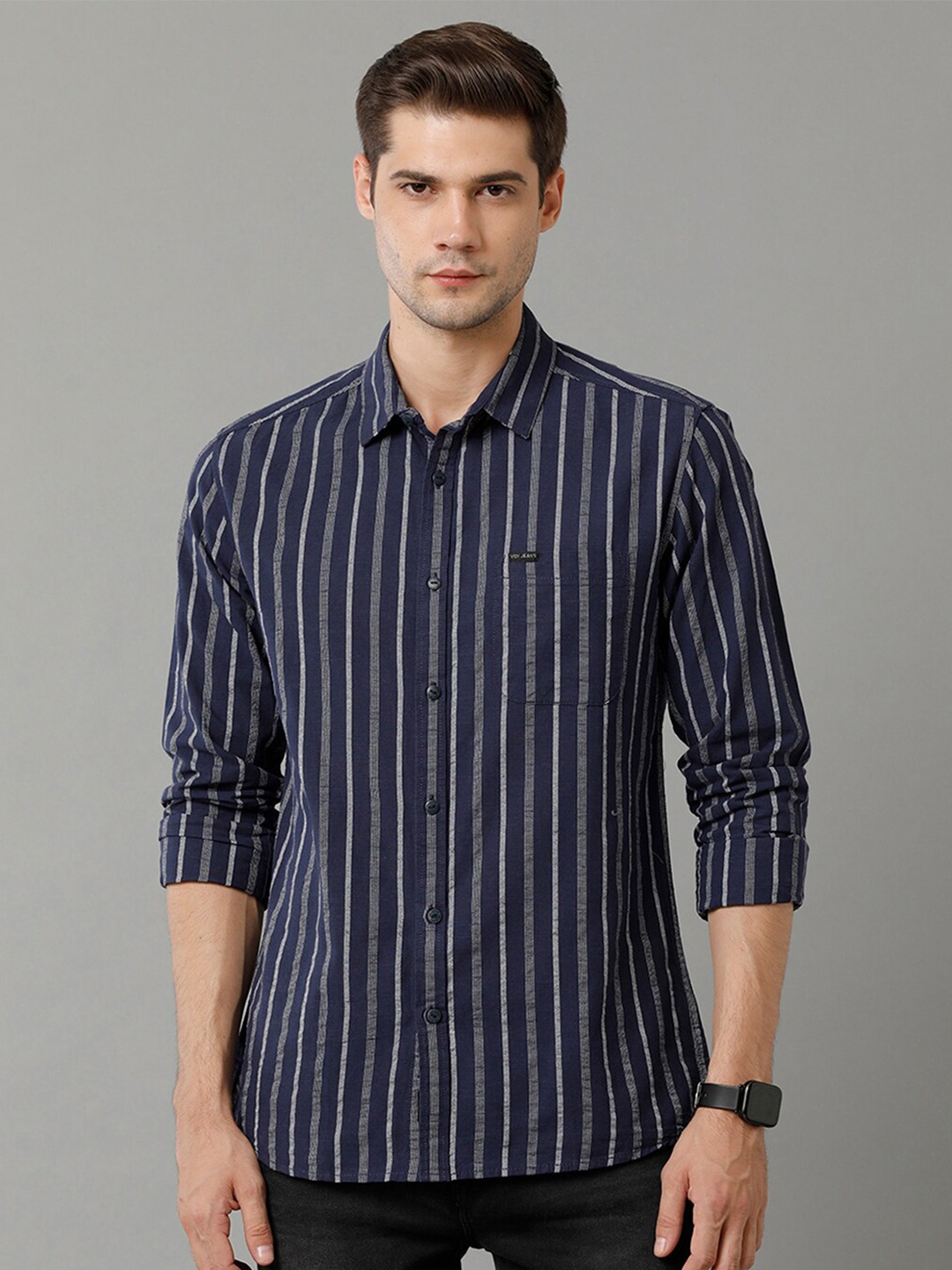 

Voi Jeans Men Slim Fit Striped Pure Cotton Casual Shirt, Navy blue