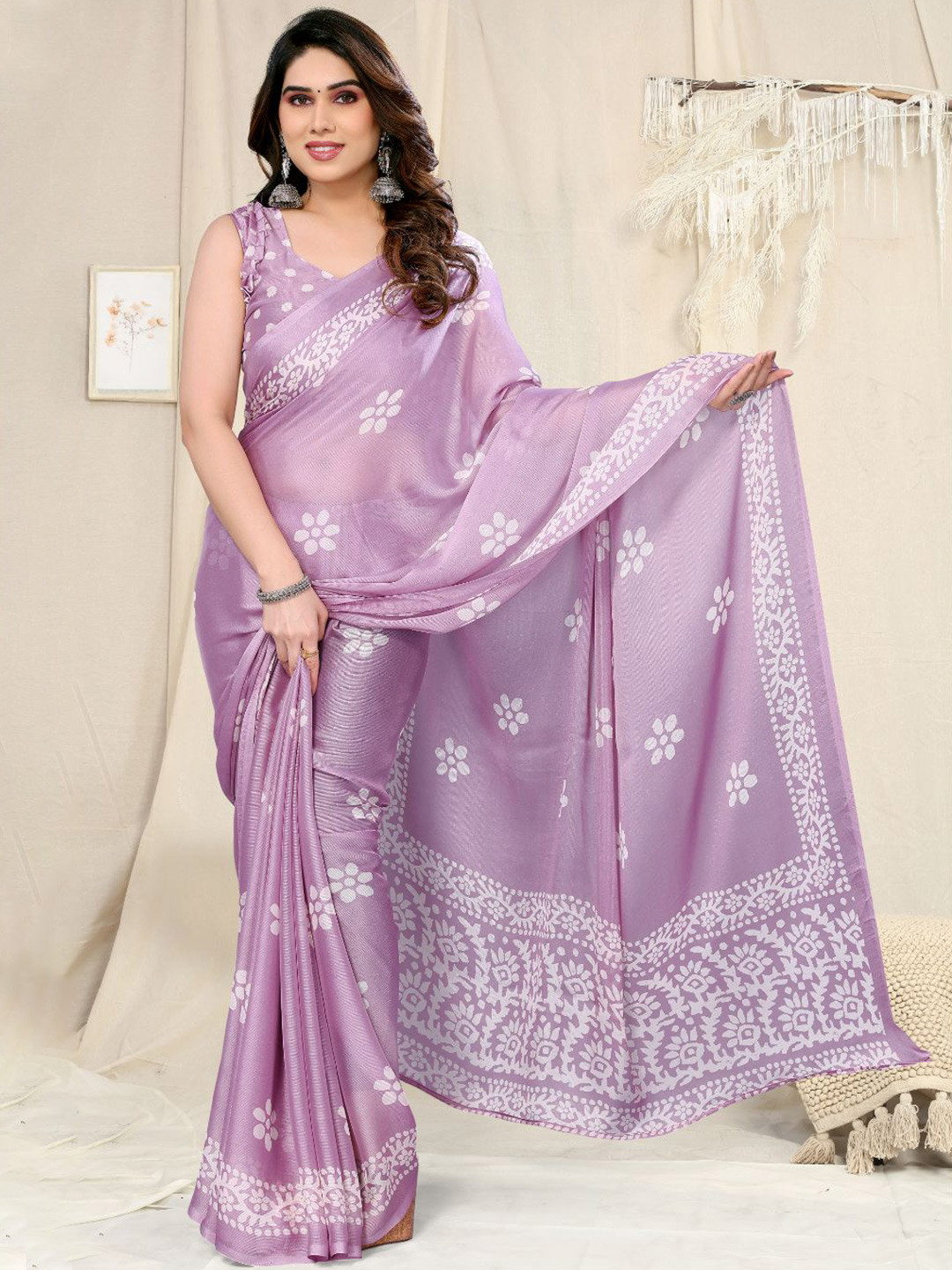 

FABMORA Floral Printed Saree, Pink