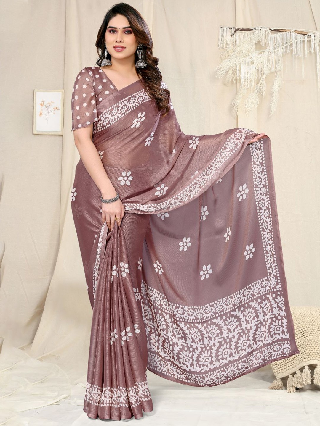 

FABMORA Floral Printed Saree, Brown