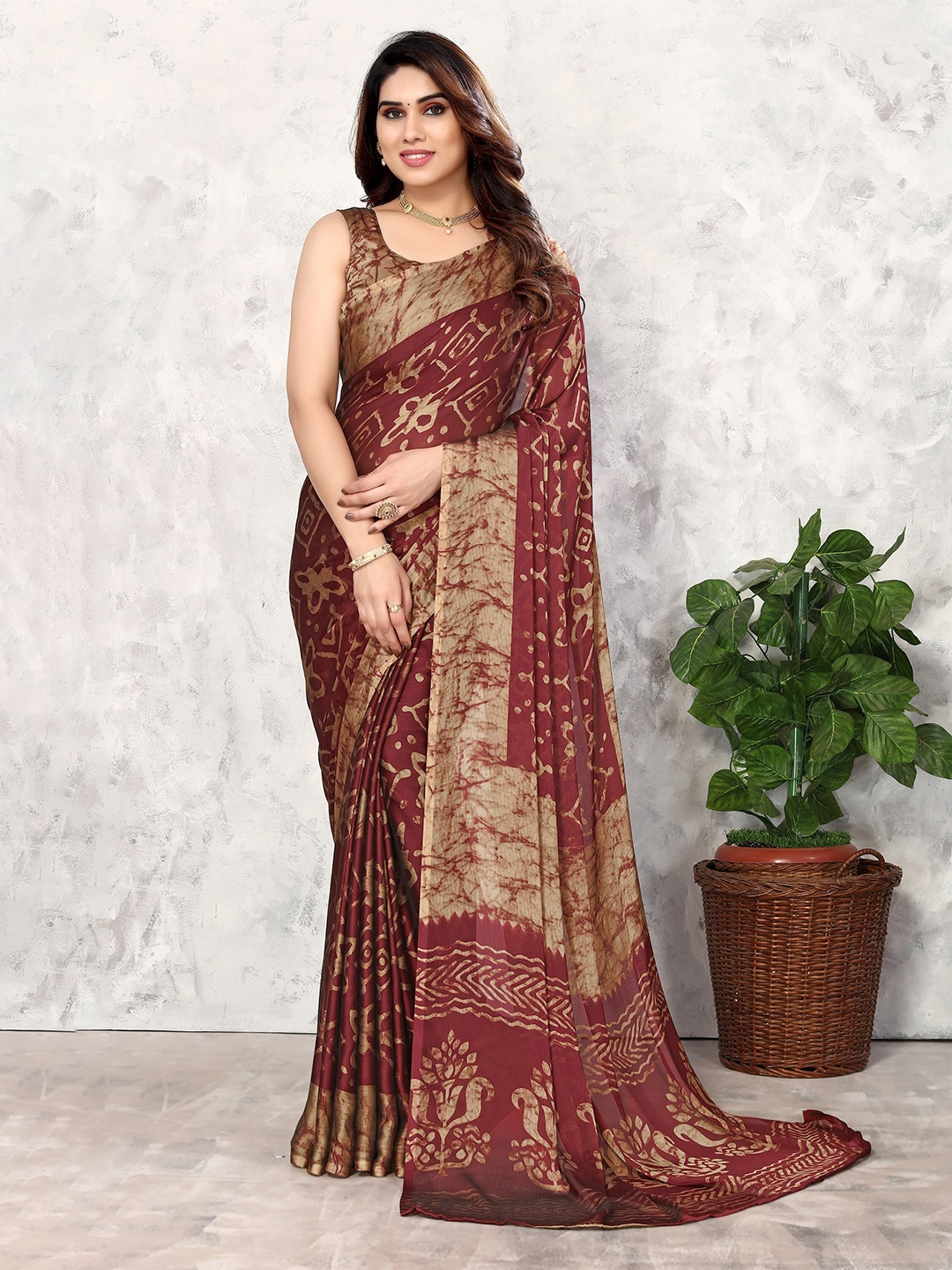 

FABMORA Batik Printed Saree, Maroon