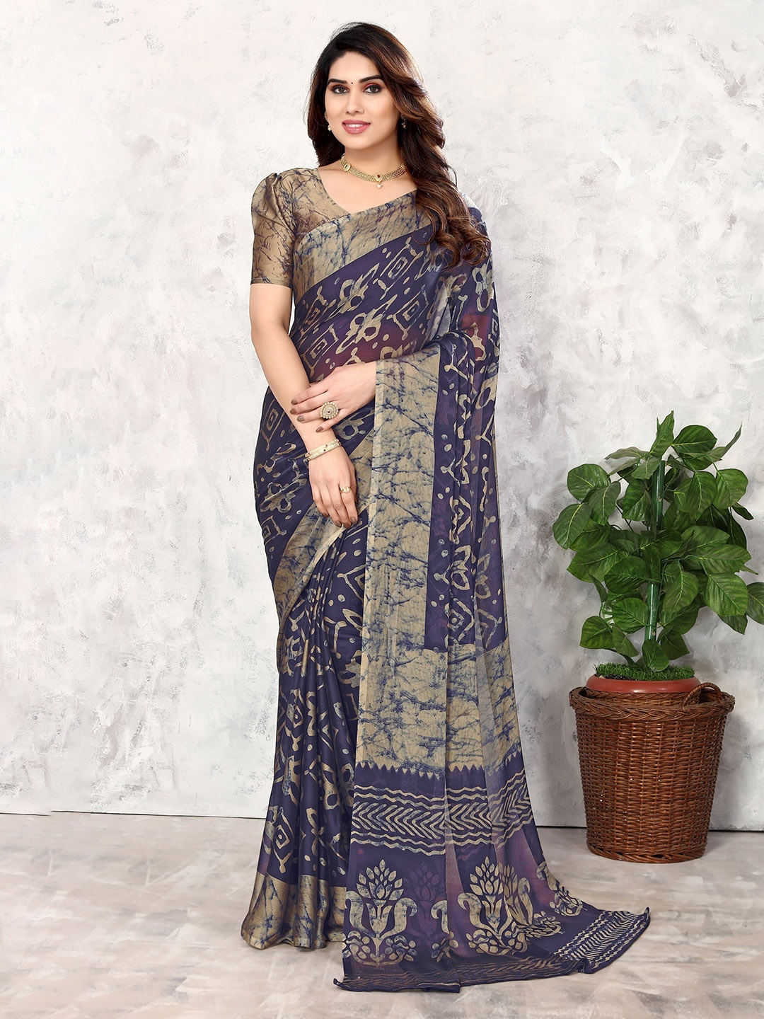 

FABMORA Batik Printed Saree, Blue