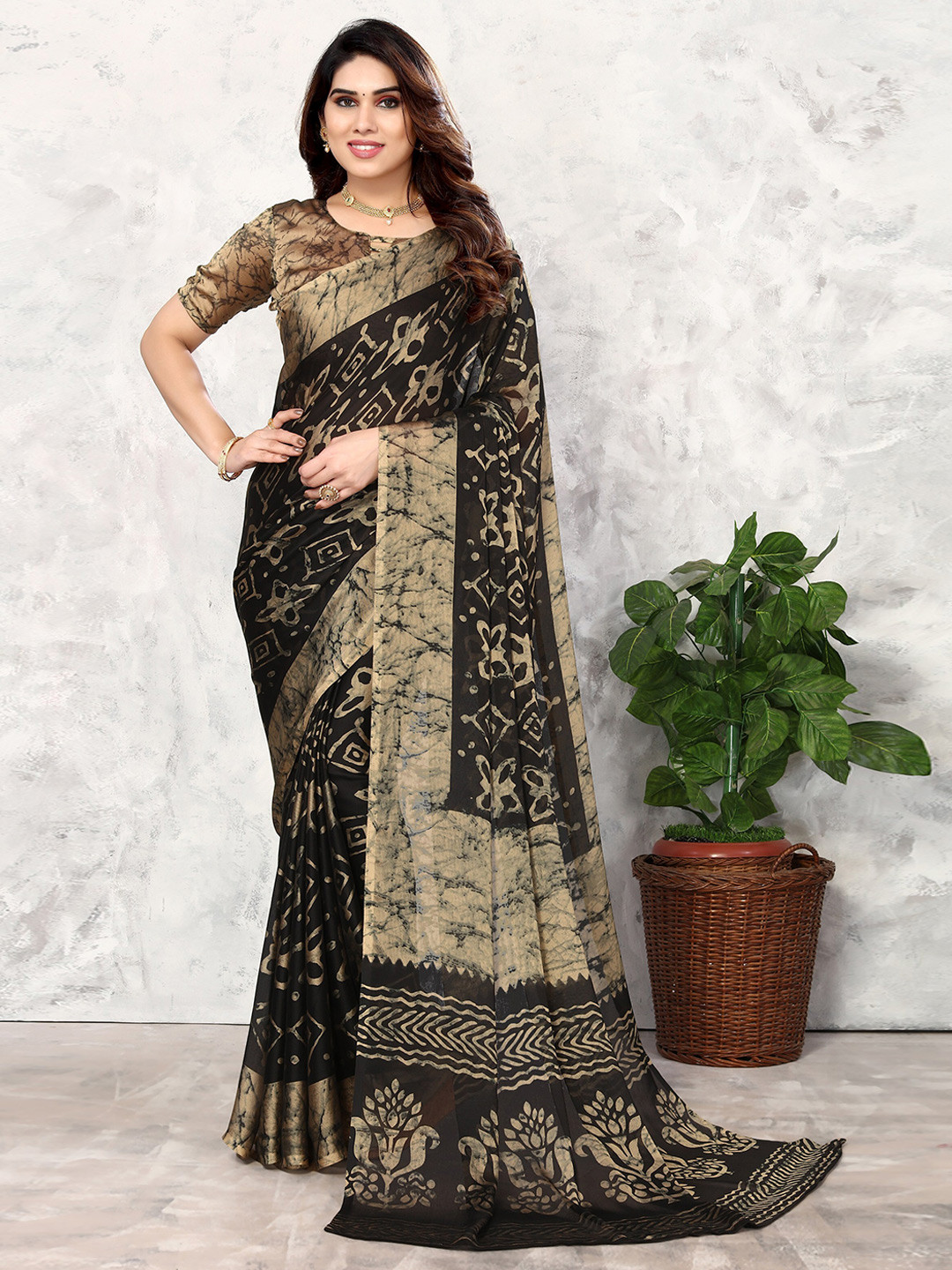 

FABMORA Batik Printed Saree, Black