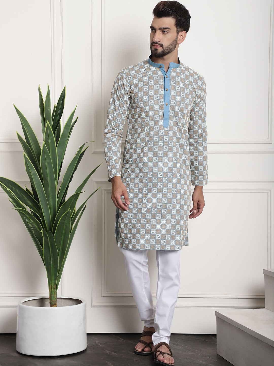 SOJANYA Geometric Embroidered Pure Cotton Kurta With Churidar, Blue