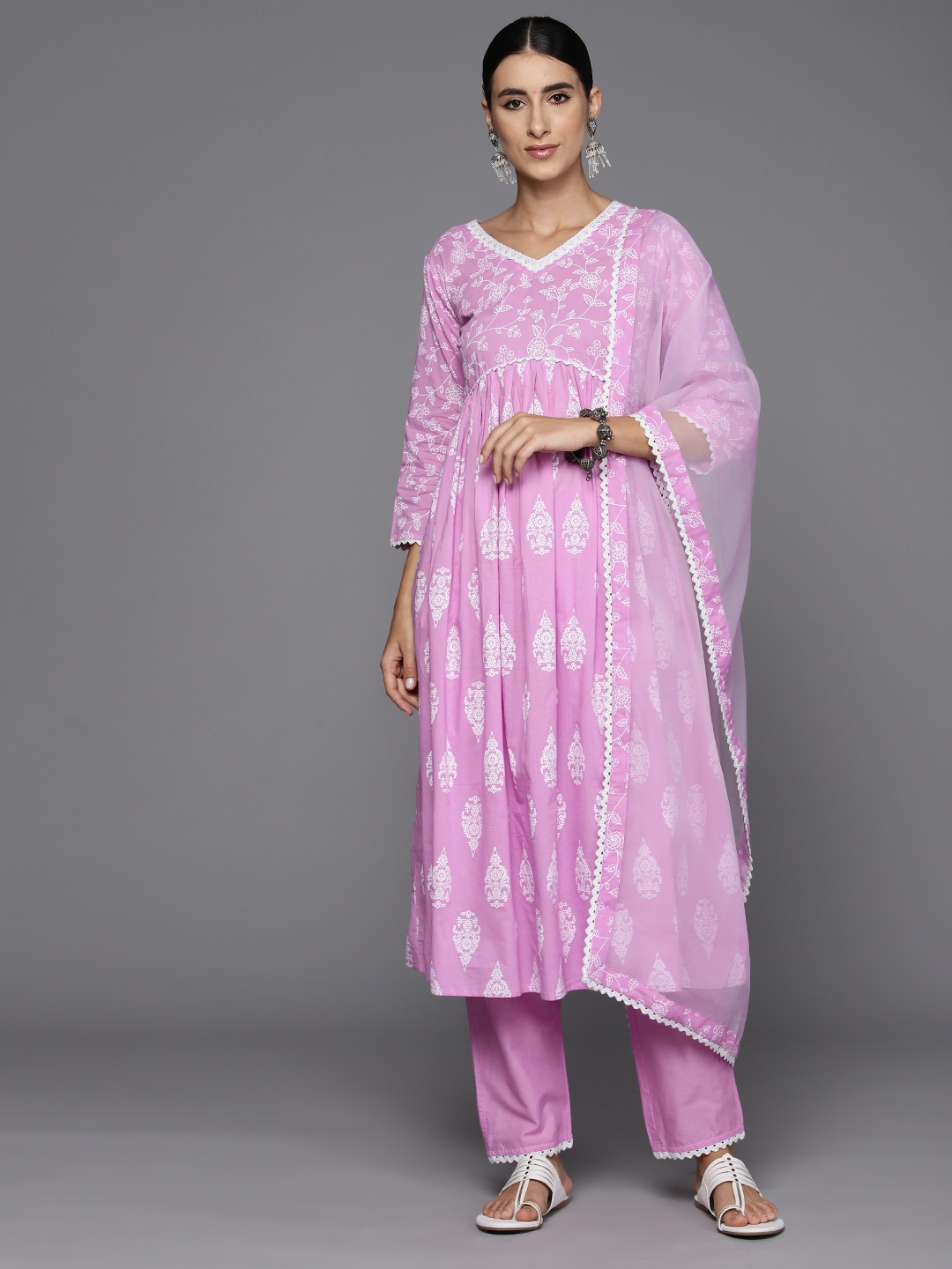 

Indo Era Women Floral Printed Empire Pure Cotton Kurta with Trousers & Dupatta, Lavender