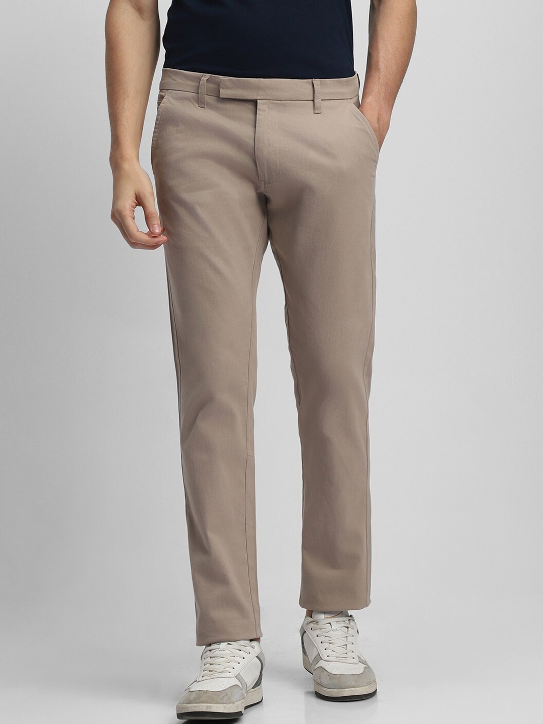 

Dennis Lingo Men Slim Fit Wrinkle Free Chinos Trousers, Brown
