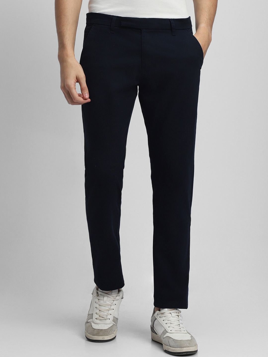 

Dennis Lingo Men Slim Fit Wrinkle Free Chinos Trousers, Navy blue