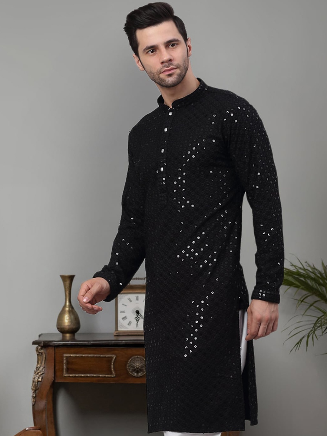 

Jompers Geometric Embroidered Mandarin Collar Sequinned Pure Cotton Straight Kurta, Black