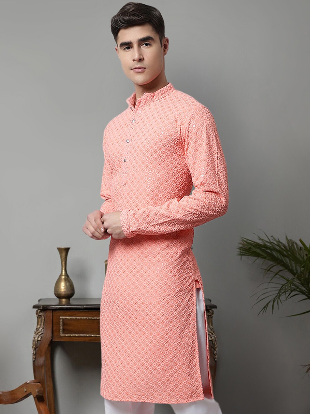 

Jompers Embellished Thread Work Pure Cotton Kurta, Peach