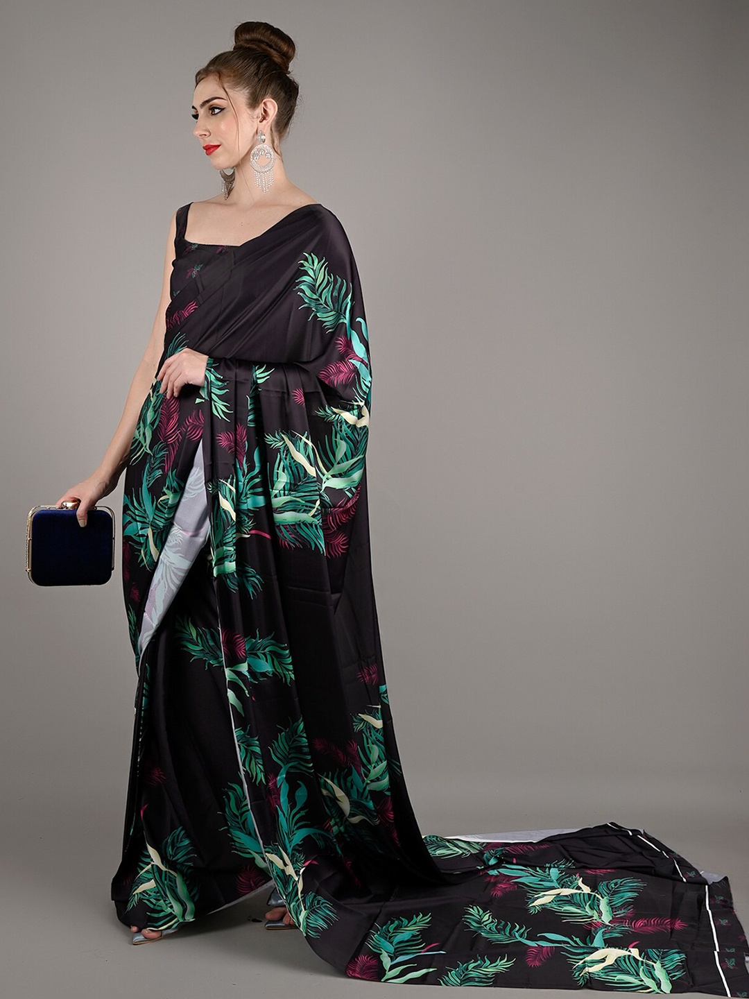 

ODETTE Floral Printed Saree, Black