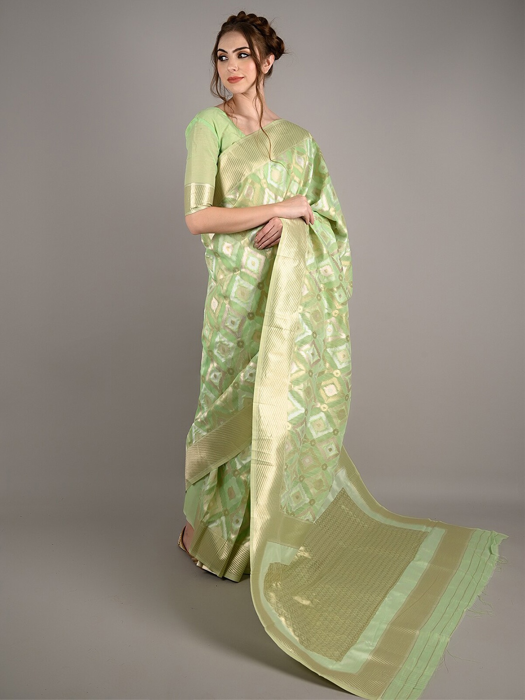 

ODETTE Woven Design Zari Saree, Green