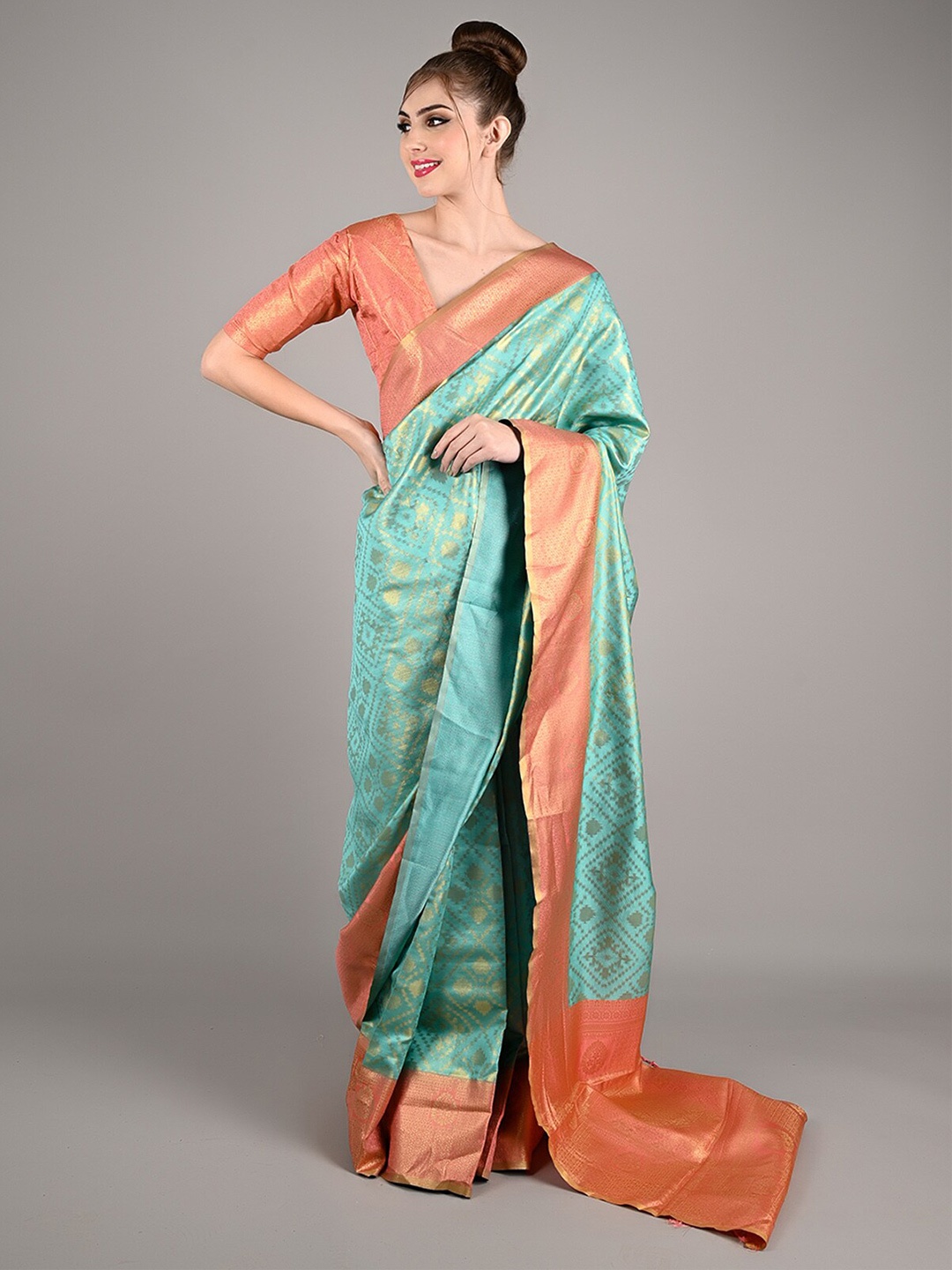 

ODETTE Woven Design Zari Saree, Green