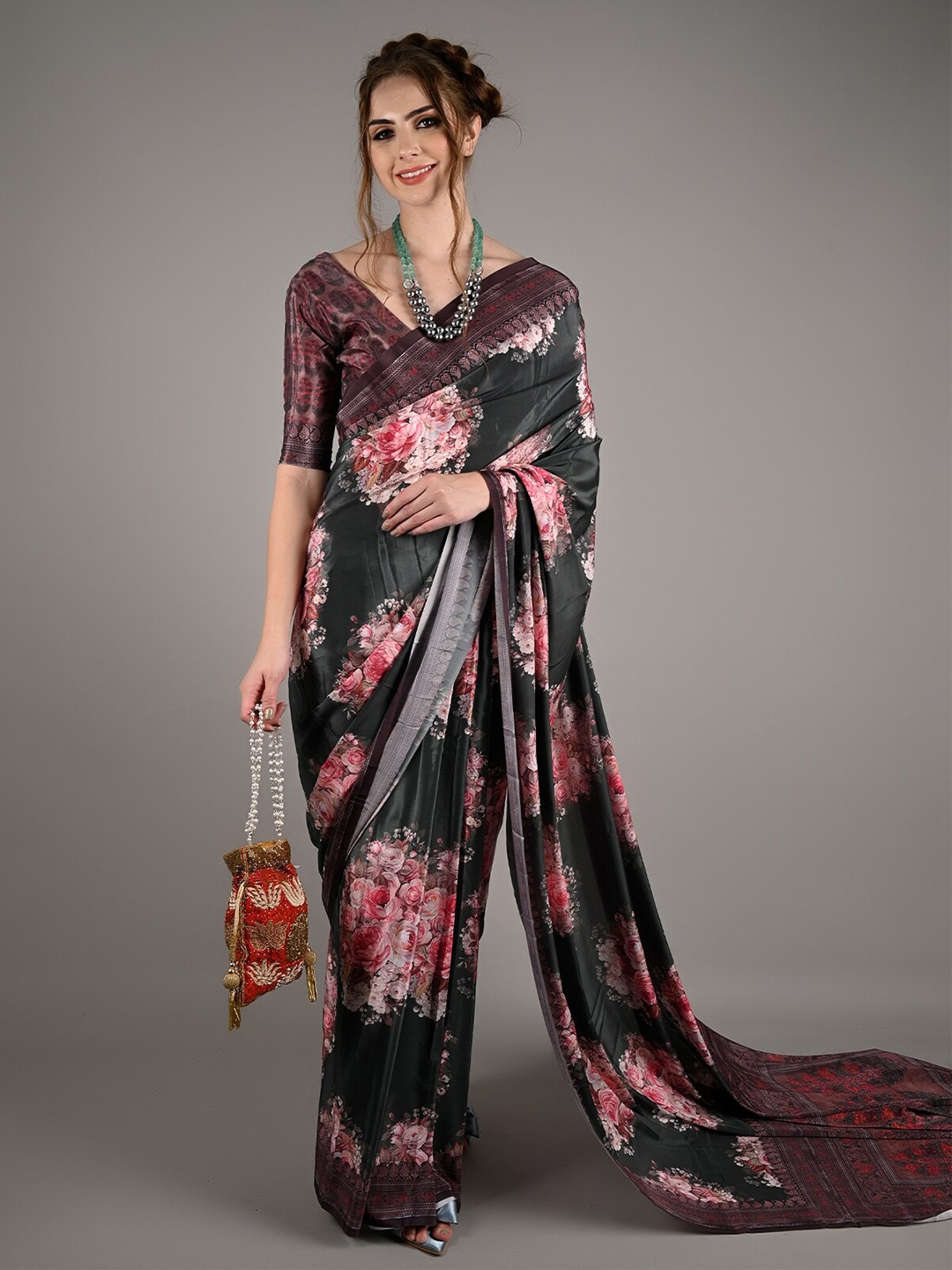 

ODETTE Floral Printed Saree, Green